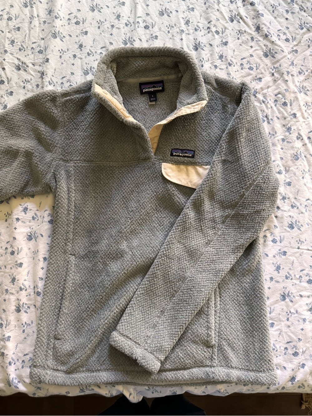 Patagonia Women’s Gray Pullover Fleece Sweater